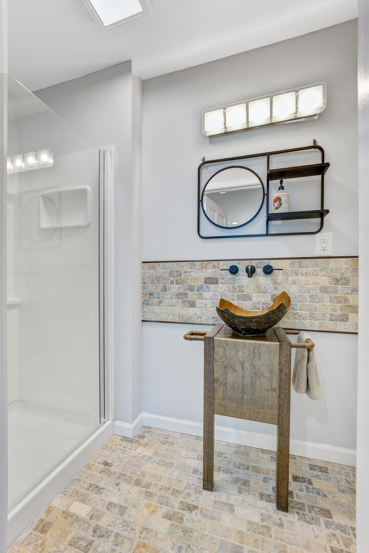 Property Photo:  5043 Victoria Avenue  SC 29405 