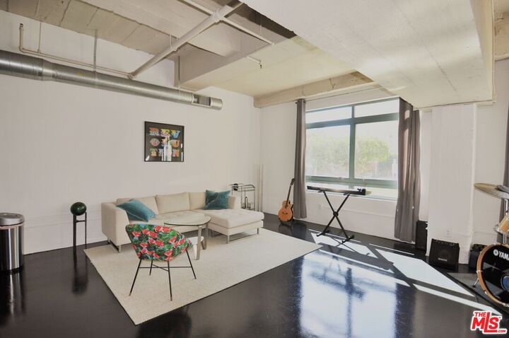 Property Photo: 849 S Broadway CA 90014