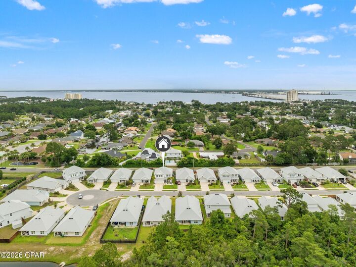 Property Photo: 532 Cove Villa Street FL 32407