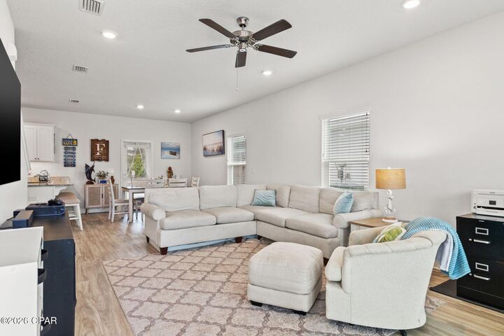 Property Photo:  532 Cove Villa Street  FL 32407 