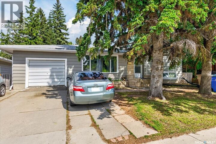 Property Photo:  3909 Hillsdale Street  SK S4S 3Y6 