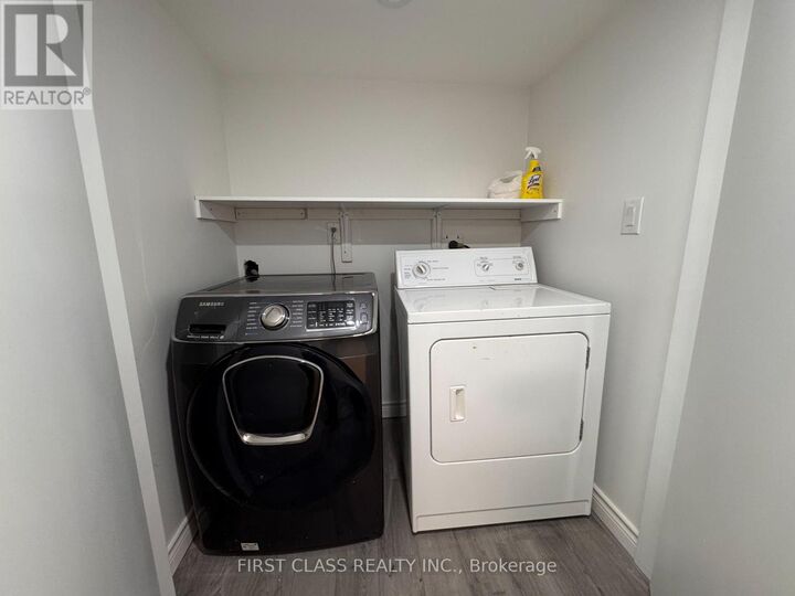 Property Photo: 2793 Lindholm Crescent ON L5M 4P7