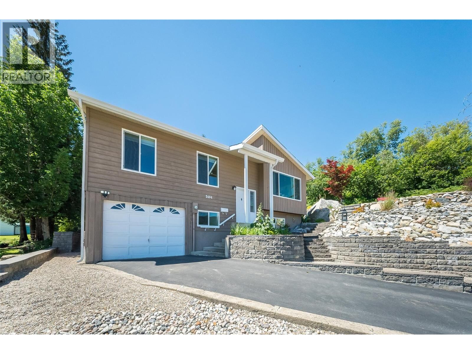 Property Photo:  3404 Southridge Drive  BC V1N 4A7 
