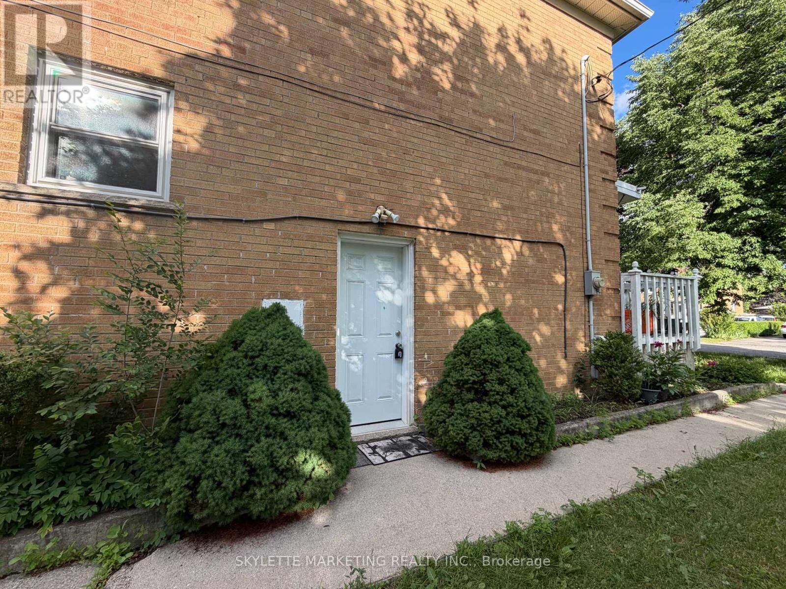 Property Photo: 229 Zelda Crescent Lower ON L4C 2Y7