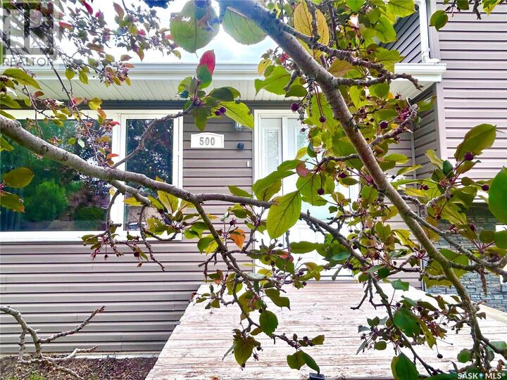 Property Photo:  500 Willow Bay  SK S4A 2G4 