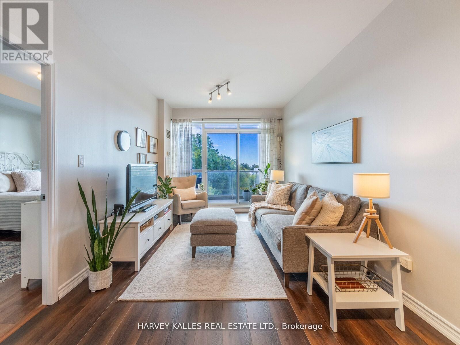 Property Photo: 3865 Lake Shore Boulevard West 421 ON M8W 0A2