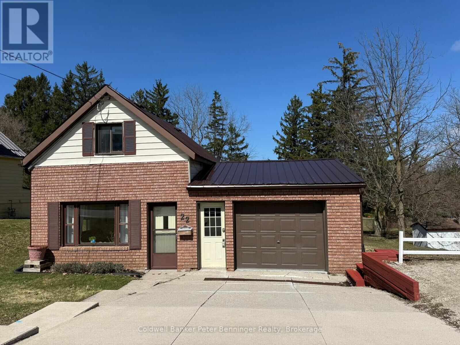 Property Photo: 22 McGivern Street West ON N0G 2V0