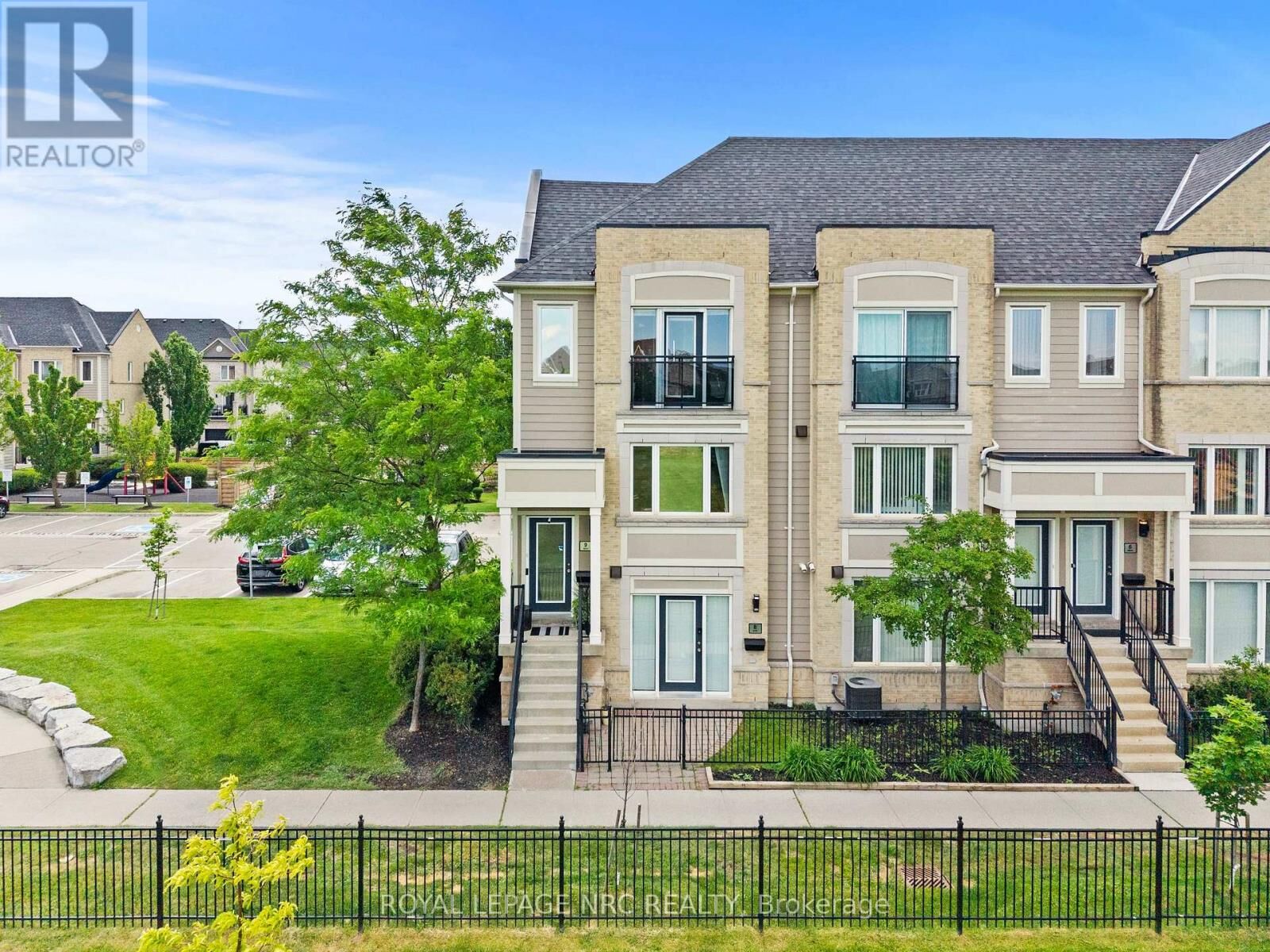 Property Photo: 5035 Oscar Peterson Boulevard 9 ON L5M 0P4