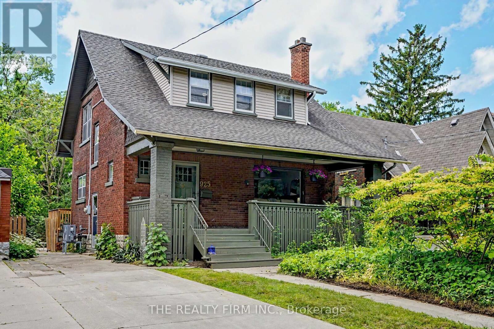 Property Photo:  925 Maitland Street  ON N5Y 2X2 