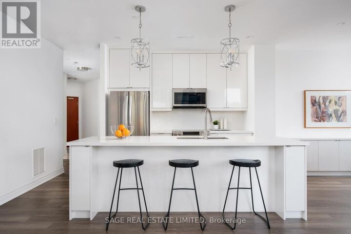 Property Photo:  980 Yonge Street 205  ON M4W 3V8 