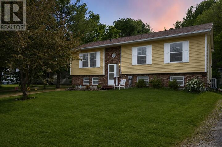 Property Photo:  11 Robinson Drive  NS B0P 1E0 