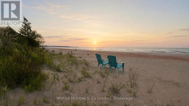 Property Photo:  105 5th Avenue South  ON N0H 2L0 