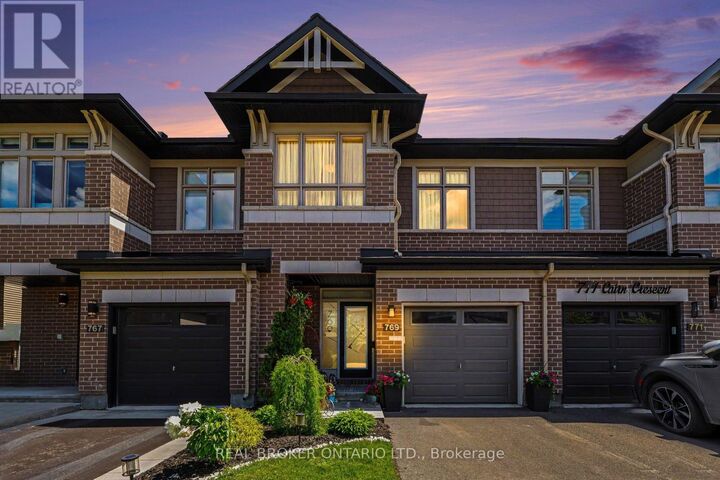 Property Photo:  769 Cairn Crescent  ON K1W 0P4 