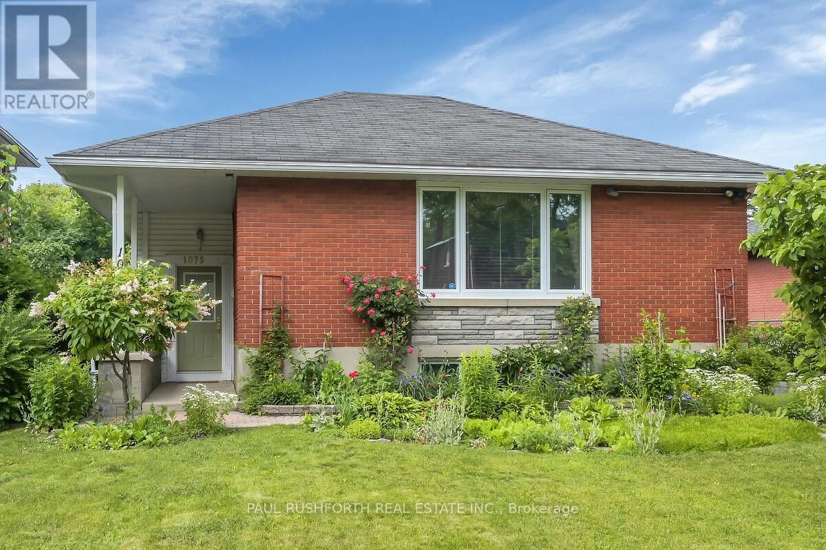 Property Photo:  1075 Secord Avenue  ON K1H 8C7 