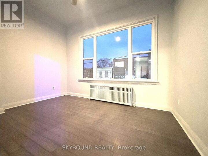 Property Photo: 527 Queen Street West 2A ON M5V 2B4