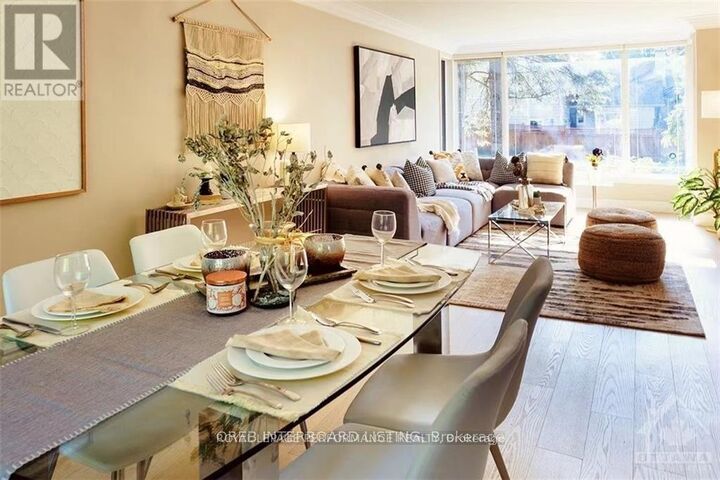 Property Photo:  2077 Palmer Avenue  ON K1H 5Z3 