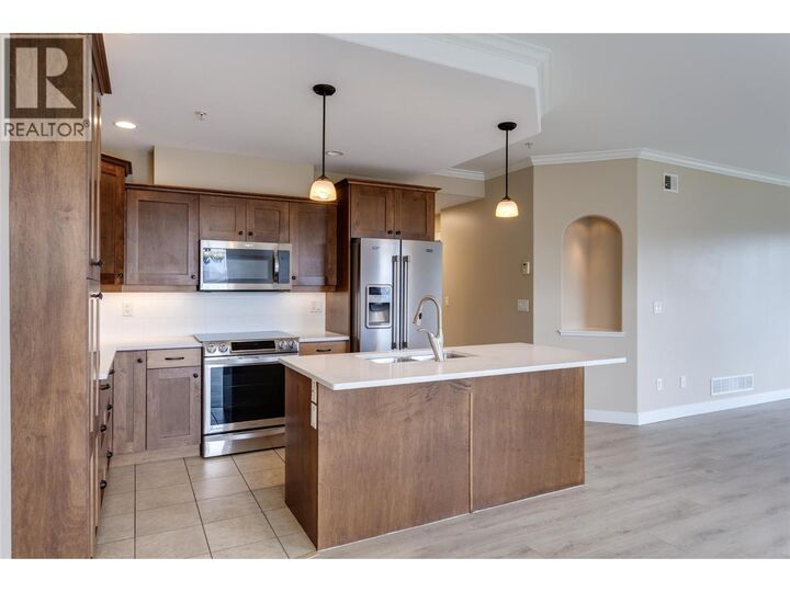 Property Photo: 2470 Tuscany Drive 302 BC V4T 3G8