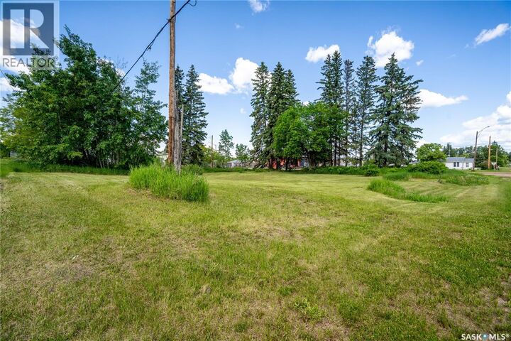 Property Photo: 153 1st Street E SK S0M 2K0