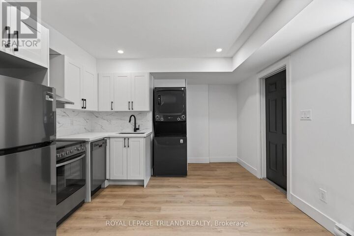 Property Photo: 1015 Eagle Drive 7 ON N5Z 3H4