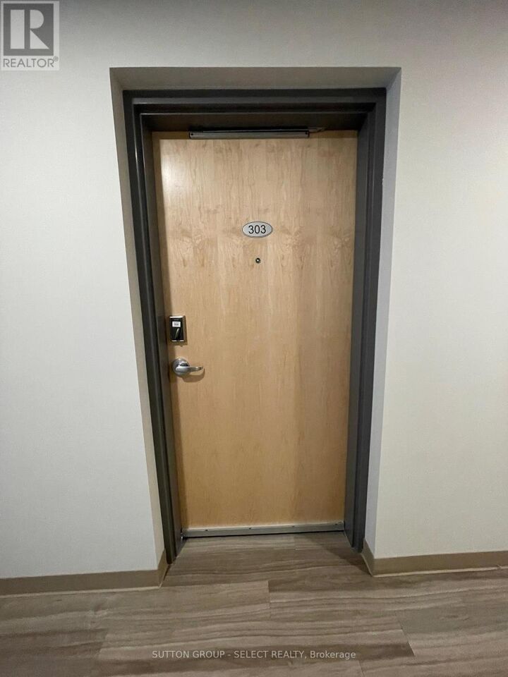 Property Photo: 99 Pond Mills Road 303 ON N5Z 3X3
