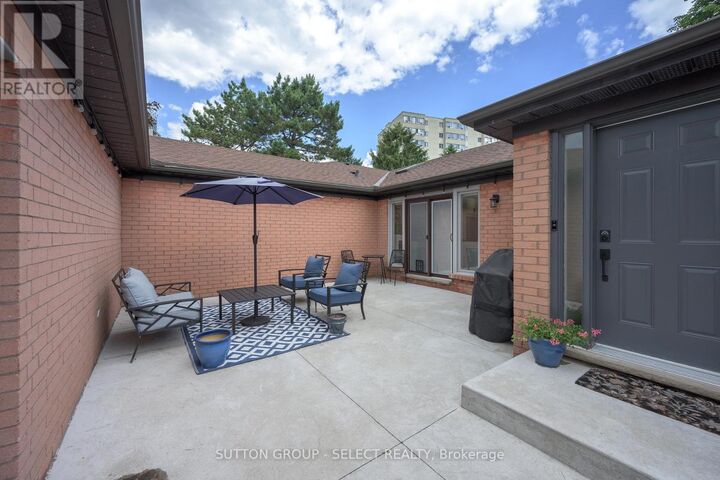 Property Photo:  65 Fiddlers Green Road 24  ON N6H 4V5 