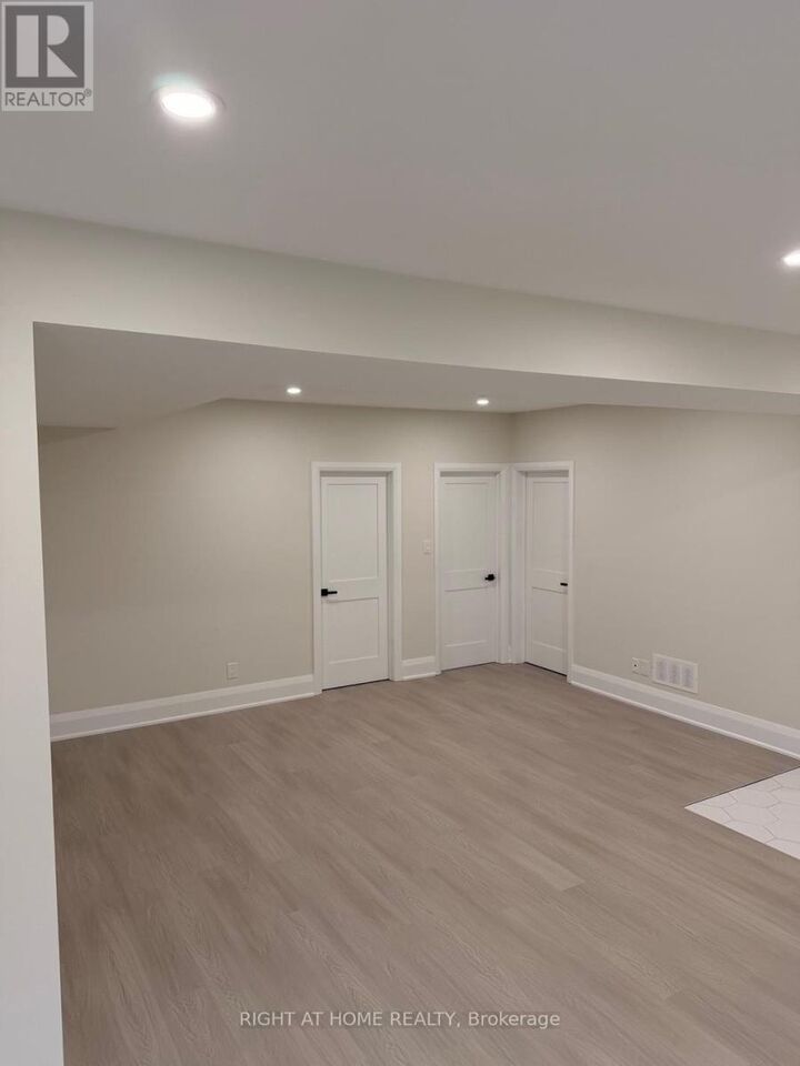 Property Photo:  15 Bell Street North  ON K1R 7C5 