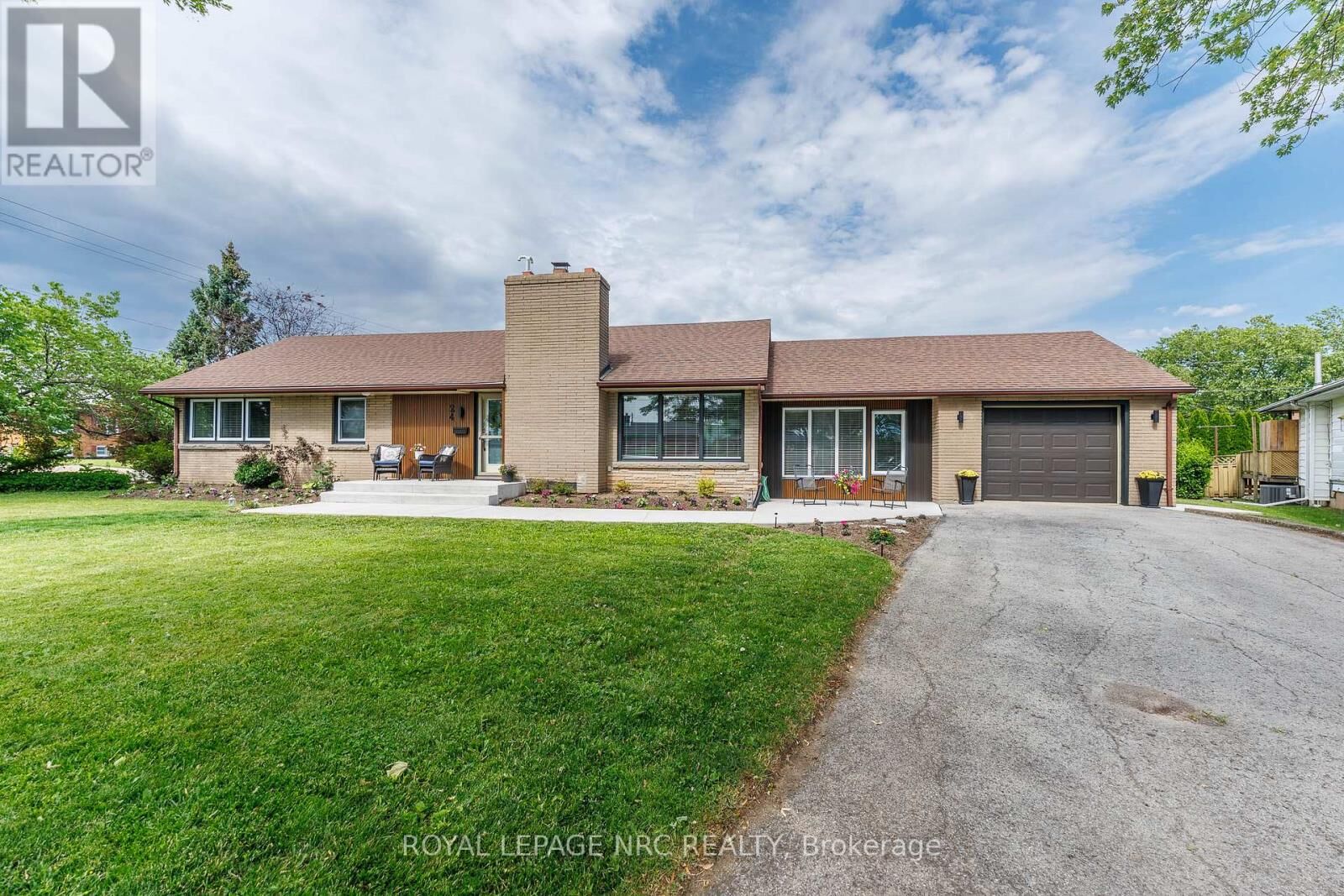 Property Photo:  24 Munro Street  ON L2V 2V8 