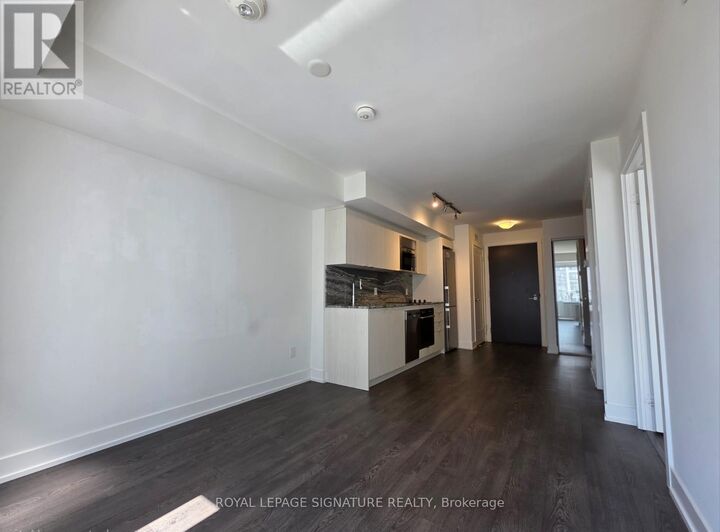 Property Photo:  5 Mabelle Avenue 2332  ON M9A 0C8 