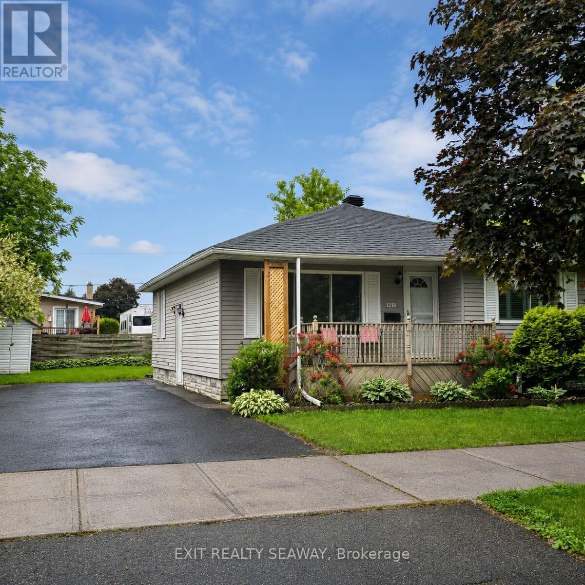 Property Photo:  1218 Notre Dame Street  ON K6J 4Y6 