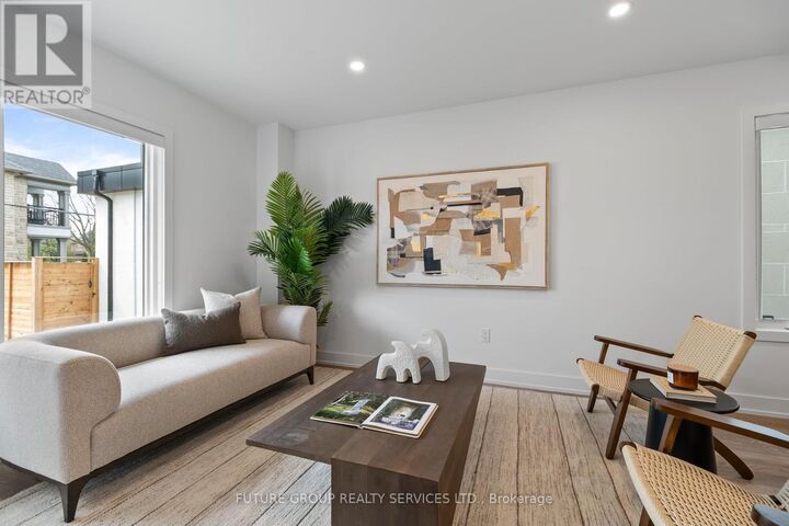 Property Photo:  34 Poplar Avenue Unit 1  ON M9B 3R4 