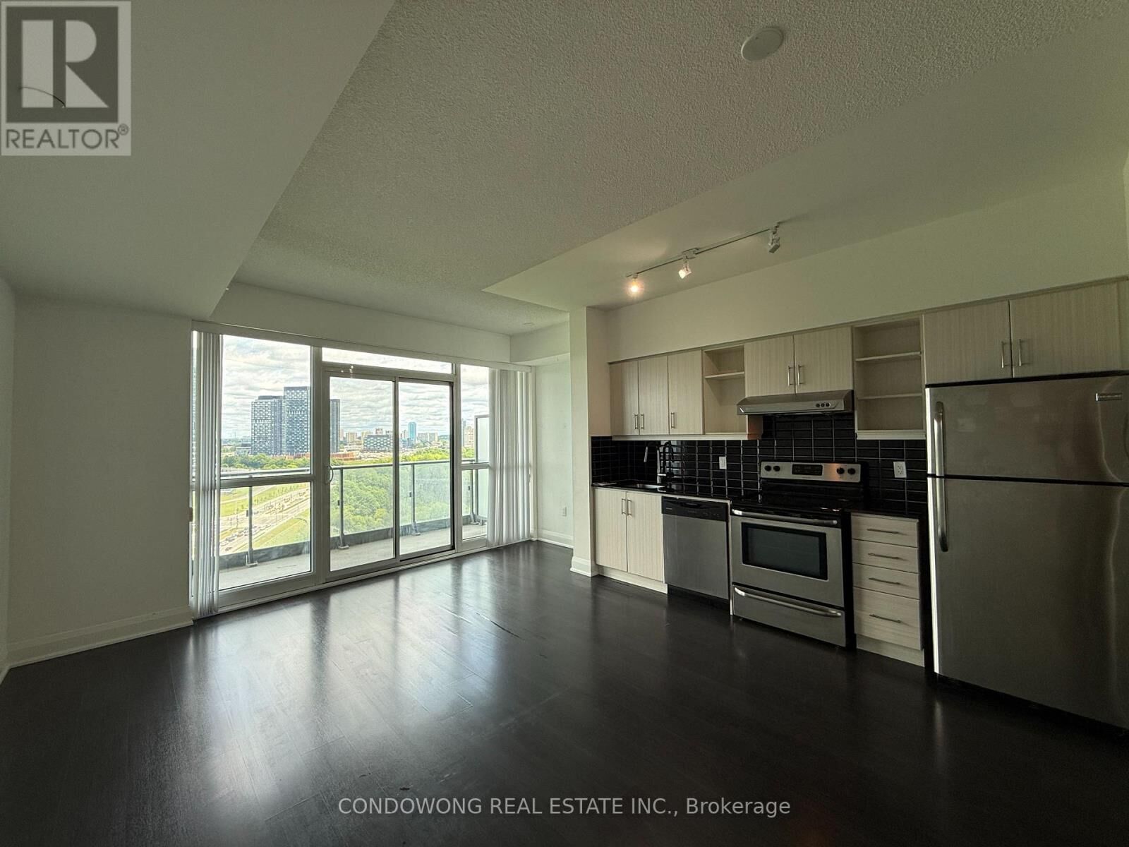Property Photo: 160 Vanderhoof Avenue 1418 ON M4G 0B7
