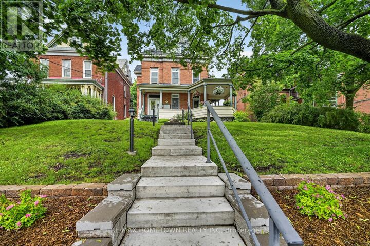 98 Pine Street — photo 1