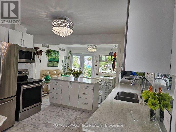 Property Photo:  7 Vera Street  ON L2S 1C3 