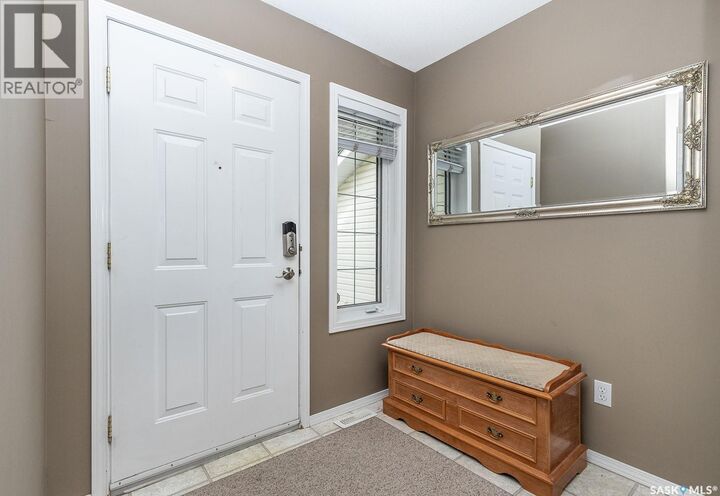 Property Photo:  5 111 Fairbrother Crescent  SK S7S 1L3 