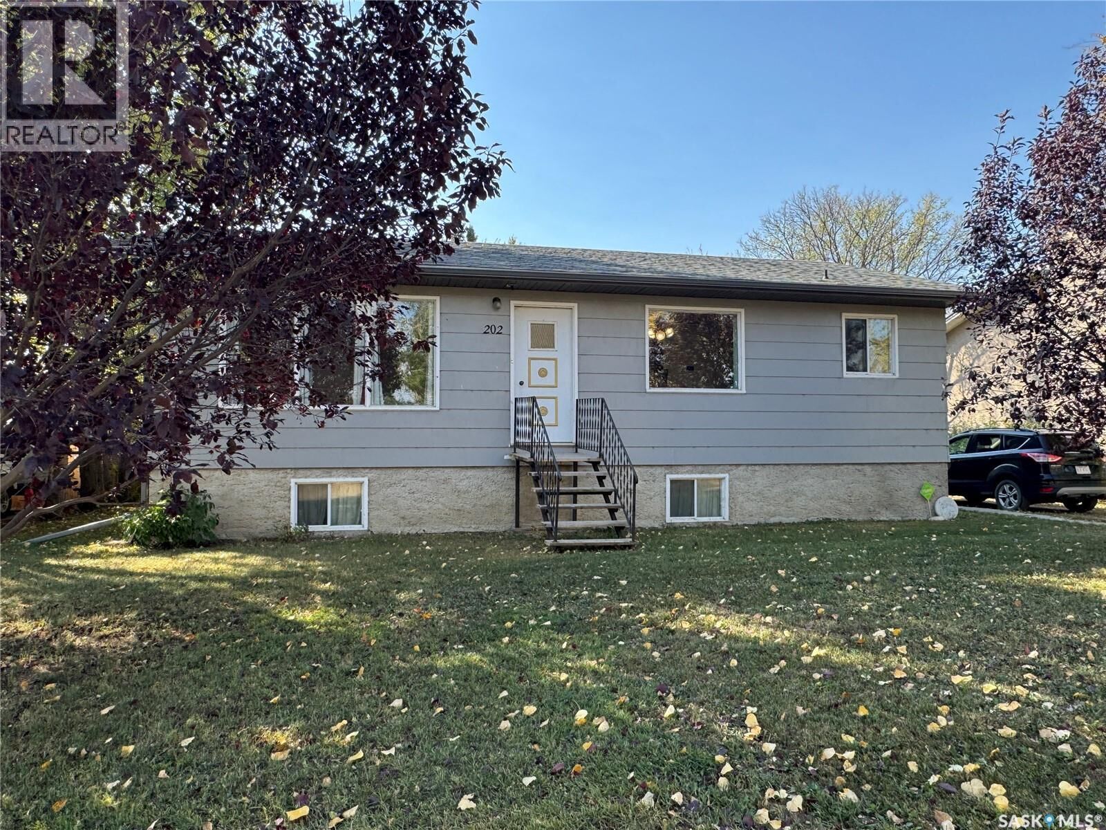 Property Photo:  202 4th Avenue  SK S0K 2K0 