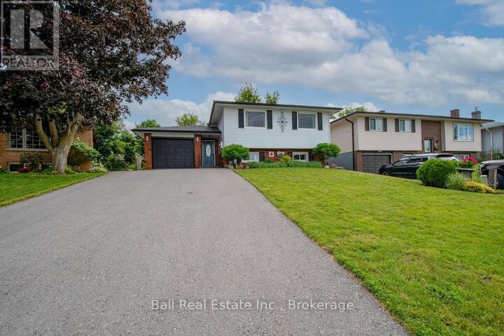 Property Photo: 12 Lakefield Court ON K0L 2H0