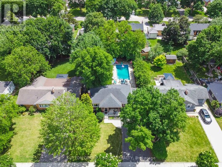 Property Photo:  65 Broadway Avenue  ON N6P 1A9 