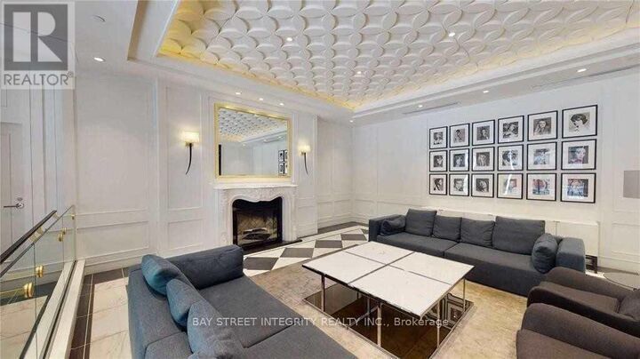 Property Photo: 955 Bay Street 2206 ON M5S 2A2