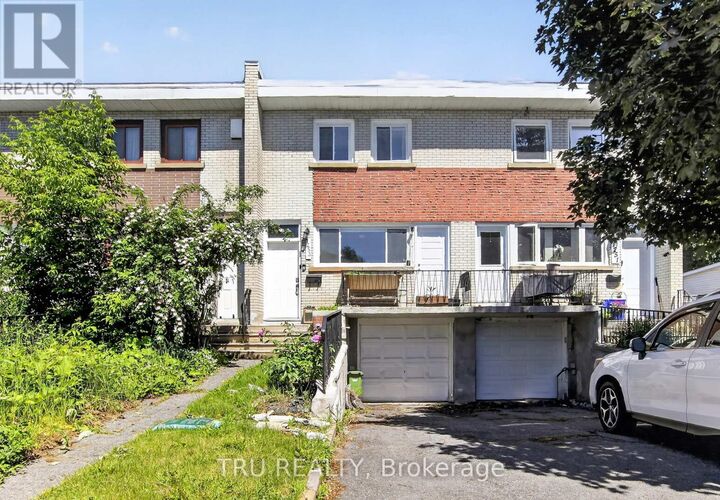 Property Photo: 1253 Emperor Avenue ON K1Z 8C4