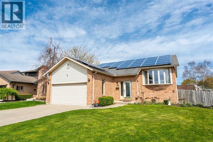 Property Photo: 10 D'Andrea Trail ON N7S 6H2