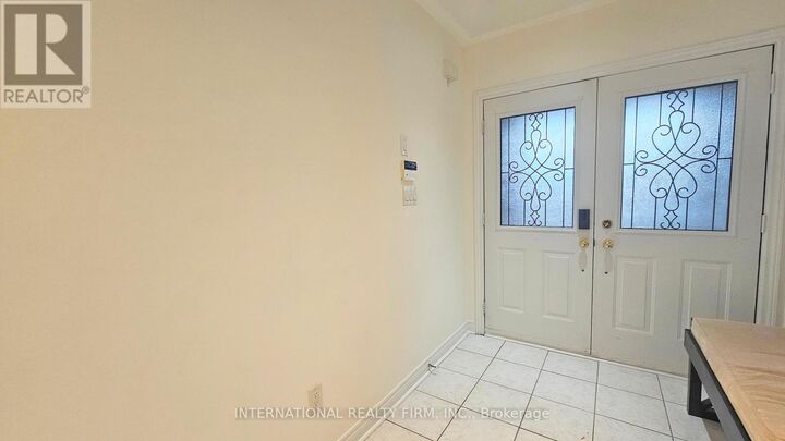 Property Photo:  195 Warwick Crescent  ON L3X 2S3 