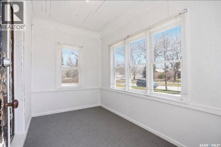 Property Photo: 610 Albert Avenue SK S7N 1G7