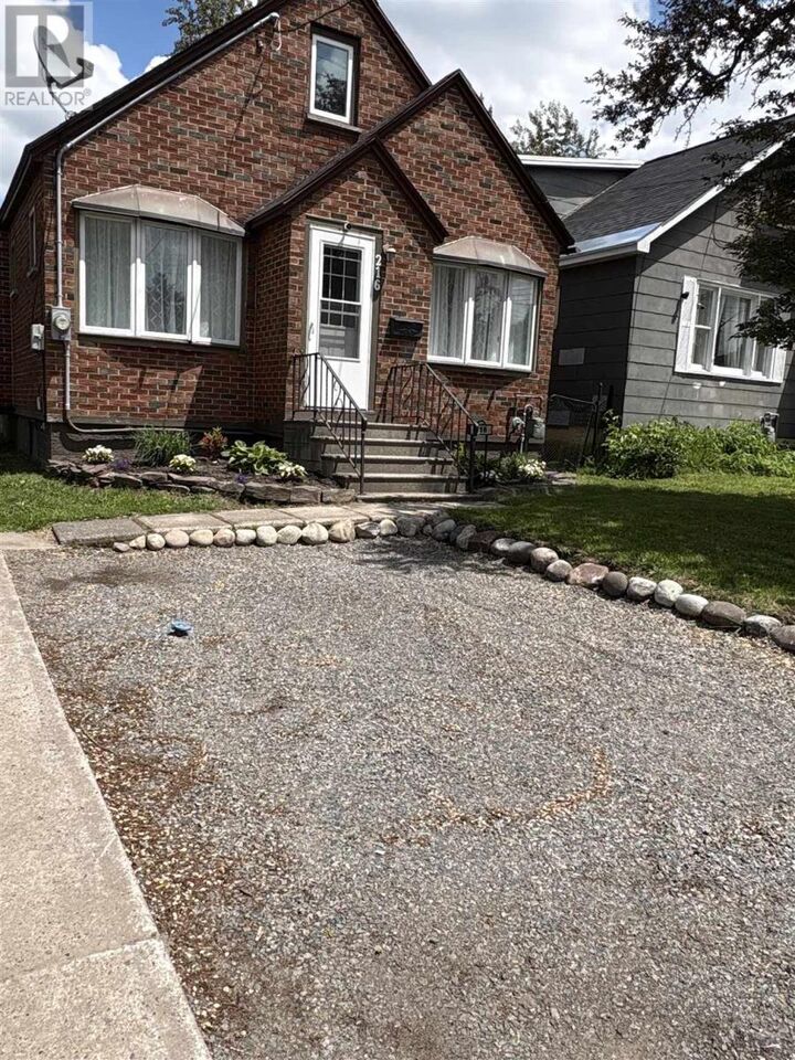 Photo de la propriété: 216 Wellington St ON P6A 2L5