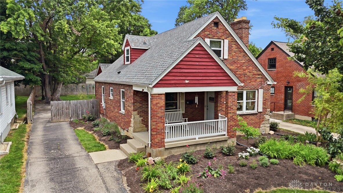 Property Photo:  211 Wiltshire Boulevard  OH 45419 