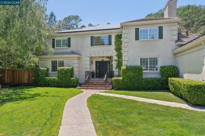 Property Photo:  136 Lark Ct  CA 94507 