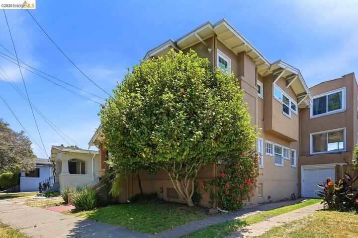 Property Photo:  1045 Stanford Ave 2  CA 94608 