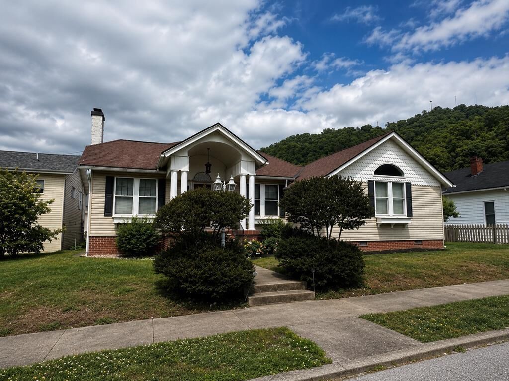 Property Photo: 107 5th Street KY 41501