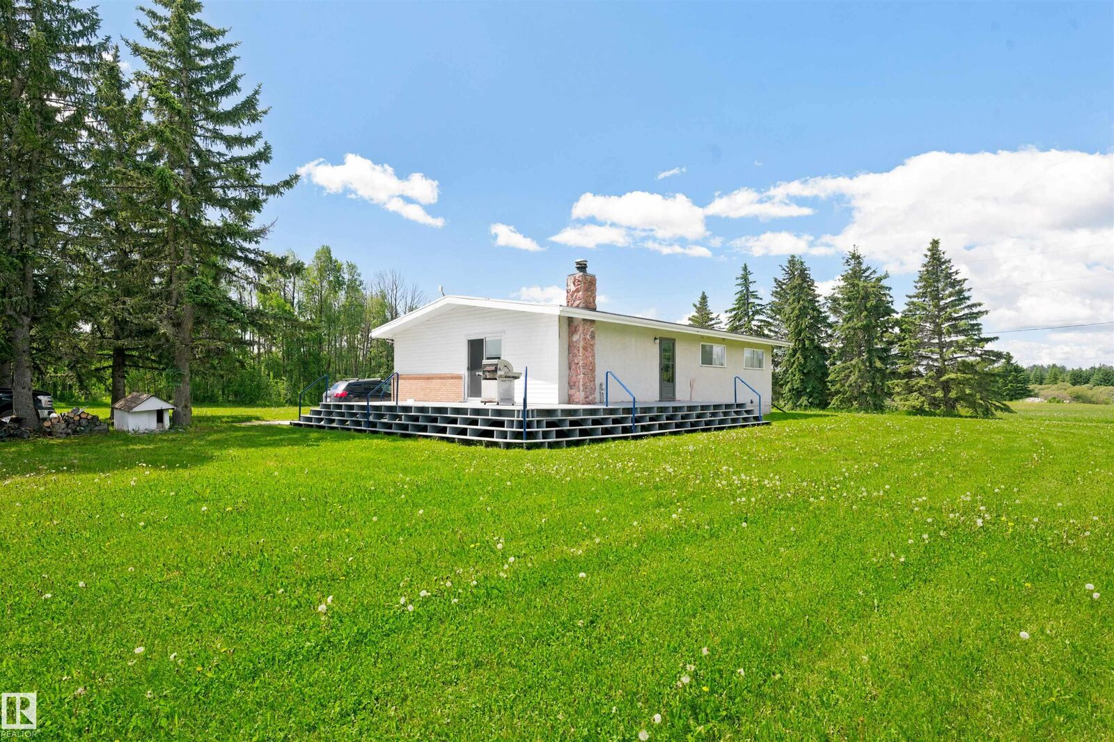 Property Photo:  53416 RR 100  AB T0E 2M0 