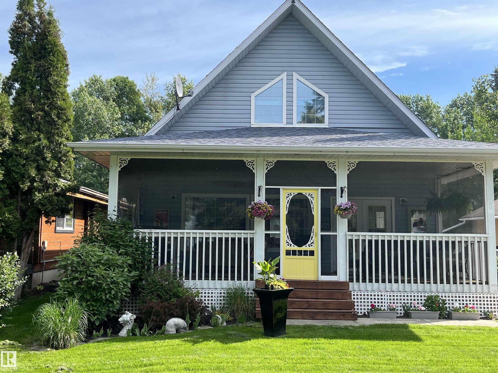 Property Photo:  B13 Johnsonia Beach  AB T0C 2P0 