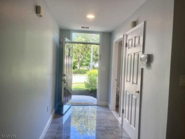 Property Photo:  75 Washington Ct 75  NJ 07082 